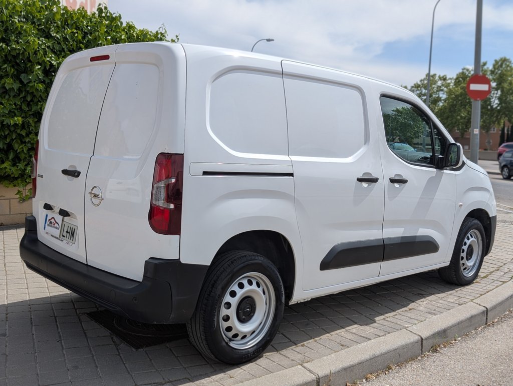 MIDCar coches ocasión Madrid Opel Combo 1.5Td SS Select 100Cv 3 Plazas Etiqueta C IVA y Garantía Incl