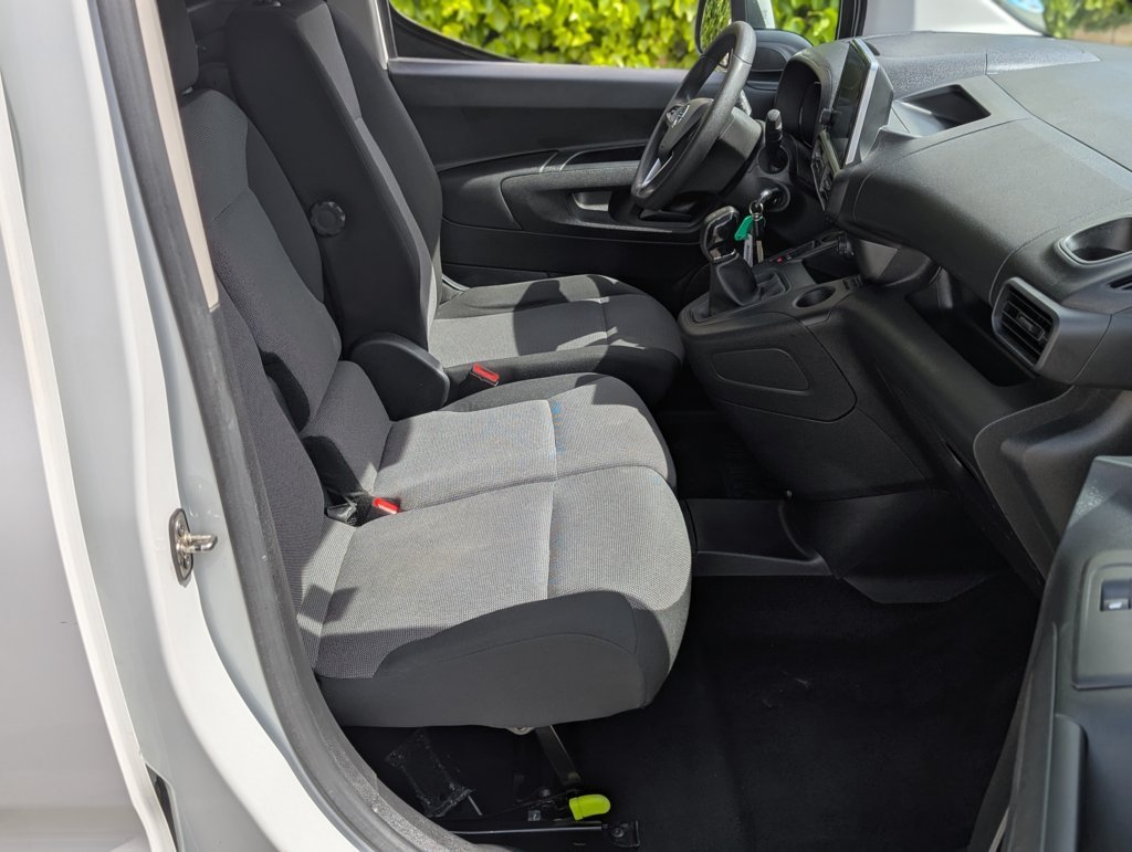 MIDCar coches ocasión Madrid Opel Combo 1.5Td SS Select 100Cv 3 Plazas Etiqueta C IVA y Garantía Incl