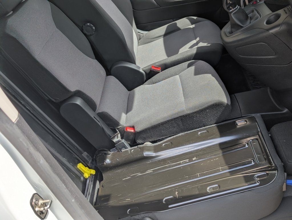 MIDCar coches ocasión Madrid Opel Combo 1.5Td SS Select 100Cv 3 Plazas Etiqueta C IVA y Garantía Incl