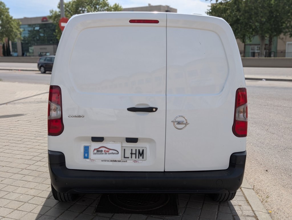 MIDCar coches ocasión Madrid Opel Combo 1.5Td SS Select 100Cv 3 Plazas Etiqueta C IVA y Garantía Incl