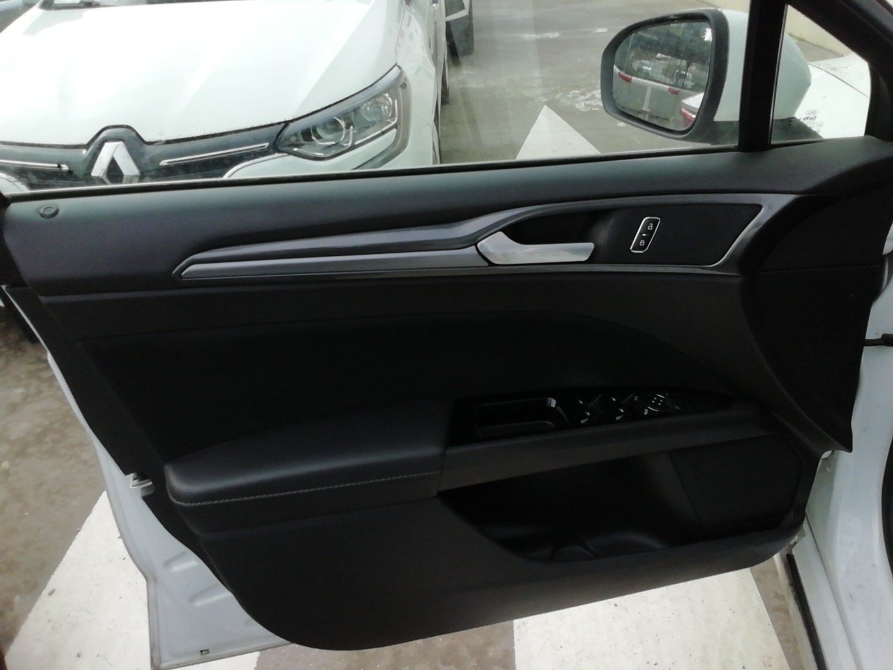 MIDCar coches ocasión Madrid Ford Mondeo 2.0Tdci Titanium 150 Cv Etiqueta medioambiental C Nacional IVA y Garantía Incl