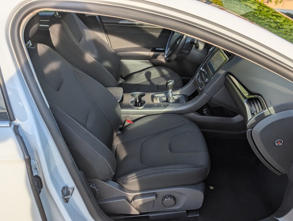 MIDCar coches ocasión Madrid Ford Mondeo 2.0Tdci Titanium 150 Cv Etiqueta medioambiental C Nacional IVA y Garantía Incl