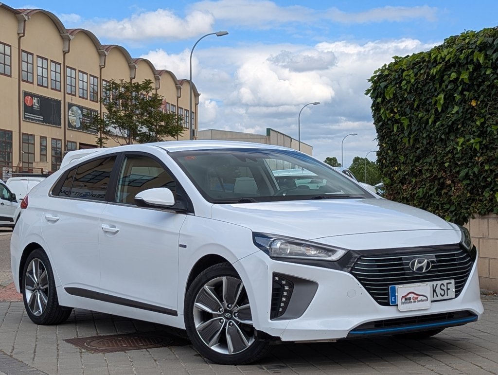 MIDCar coches ocasión Madrid HYUNDAI  iONIQ 1.6 GDI HEV Tecno DCT Hybrid Etiqueta ECO Nacional 1Dueño