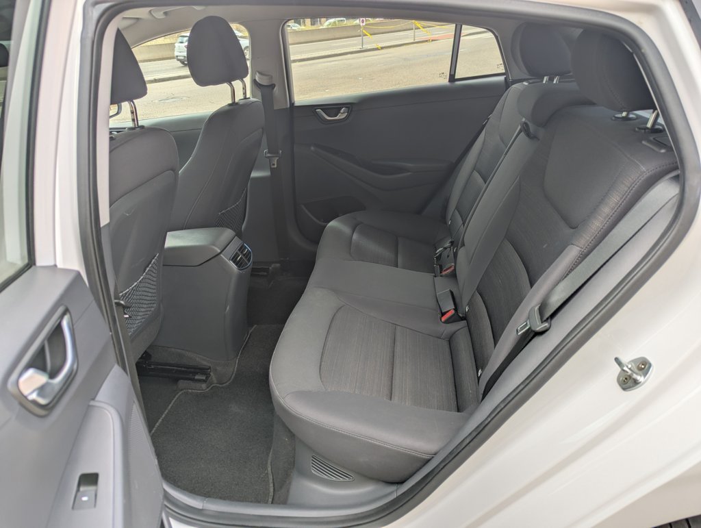 MIDCar coches ocasión Madrid HYUNDAI  iONIQ 1.6 GDI HEV Tecno DCT Hybrid Etiqueta ECO Nacional 1Dueño