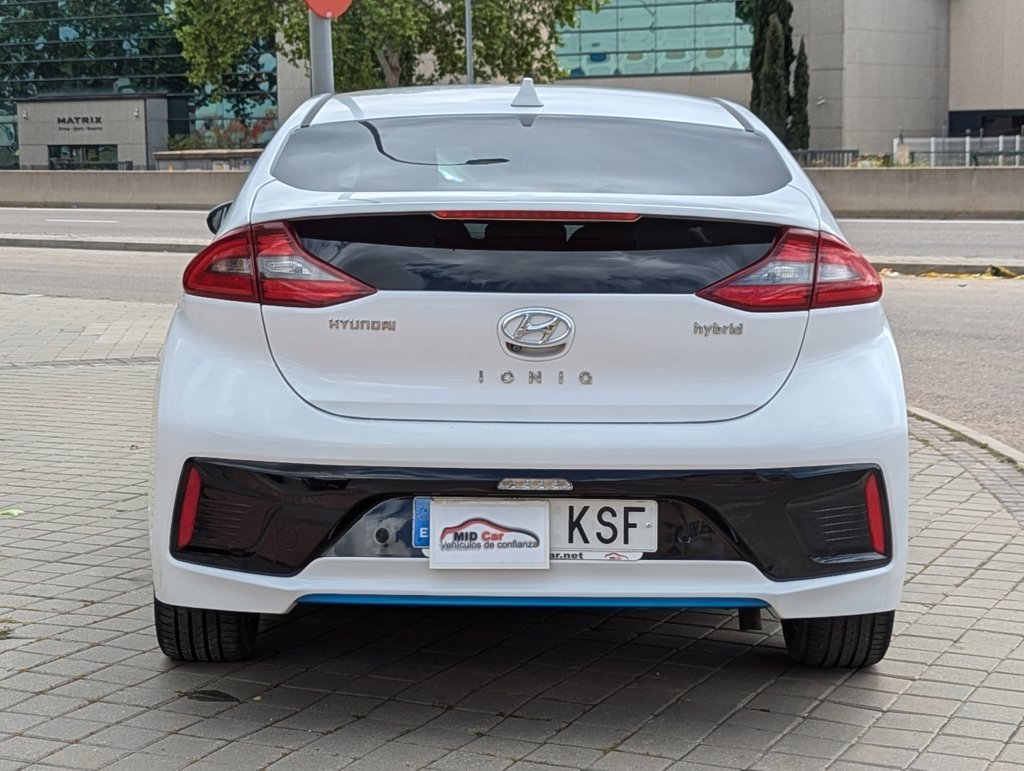 MIDCar coches ocasión Madrid HYUNDAI  iONIQ 1.6 GDI HEV Tecno DCT Hybrid Etiqueta ECO Nacional 1Dueño