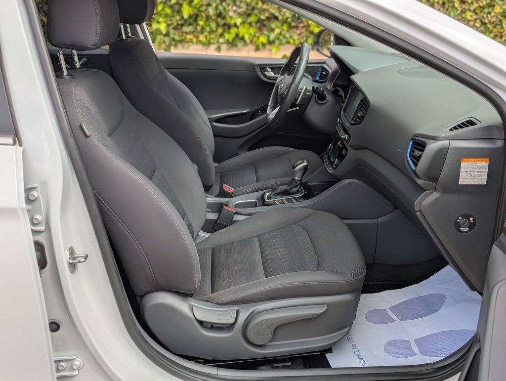 MIDCar coches ocasión Madrid HYUNDAI  iONIQ 1.6 GDI HEV Tecno DCT Hybrid Etiqueta ECO Nacional 1Dueño
