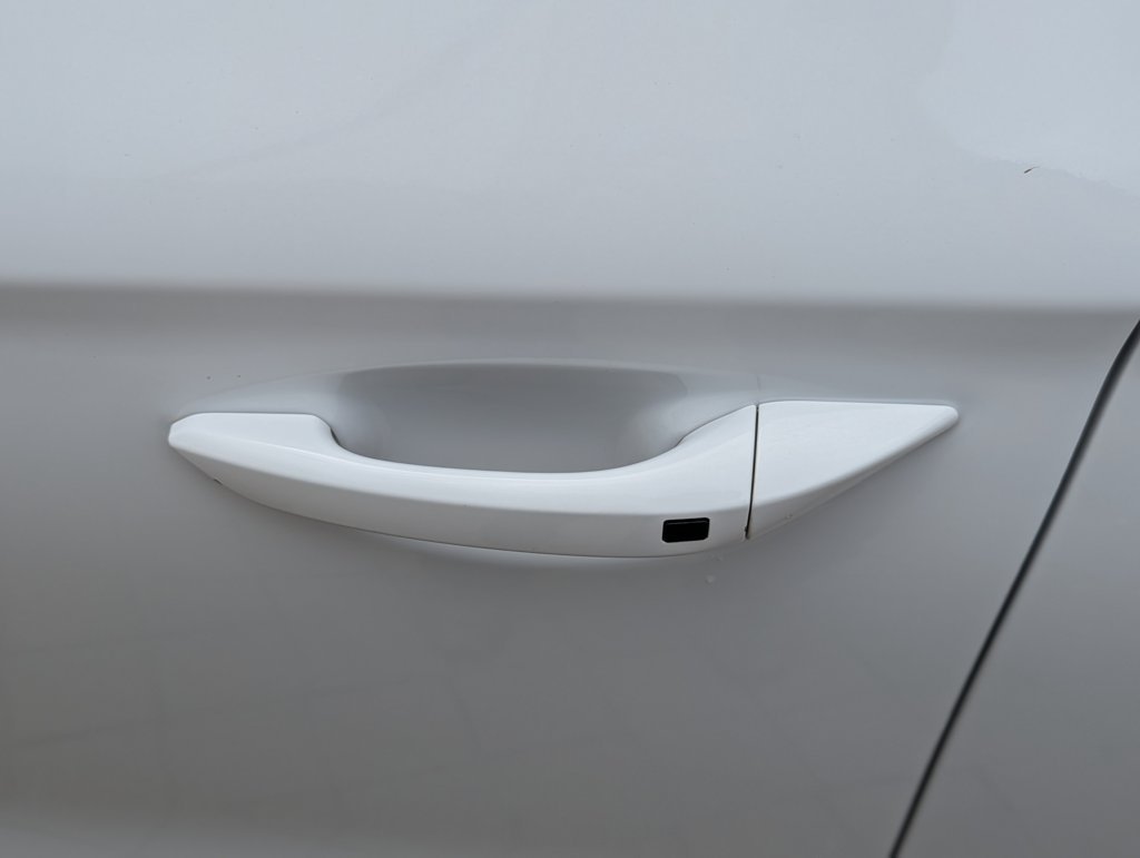 MIDCar coches ocasión Madrid HYUNDAI  iONIQ 1.6 GDI HEV Tecno DCT Hybrid Etiqueta ECO Nacional 1Dueño
