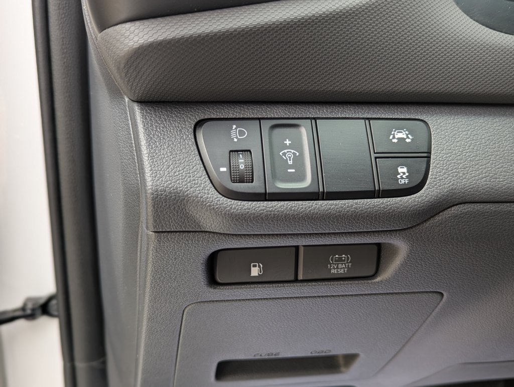 MIDCar coches ocasión Madrid HYUNDAI  iONIQ 1.6 GDI HEV Tecno DCT Hybrid Etiqueta ECO Nacional 1Dueño