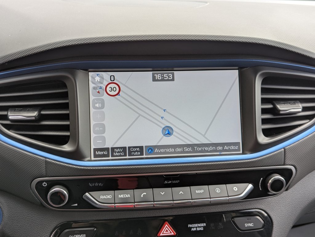MIDCar coches ocasión Madrid HYUNDAI  iONIQ 1.6 GDI HEV Tecno DCT Hybrid Etiqueta ECO Nacional 1Dueño