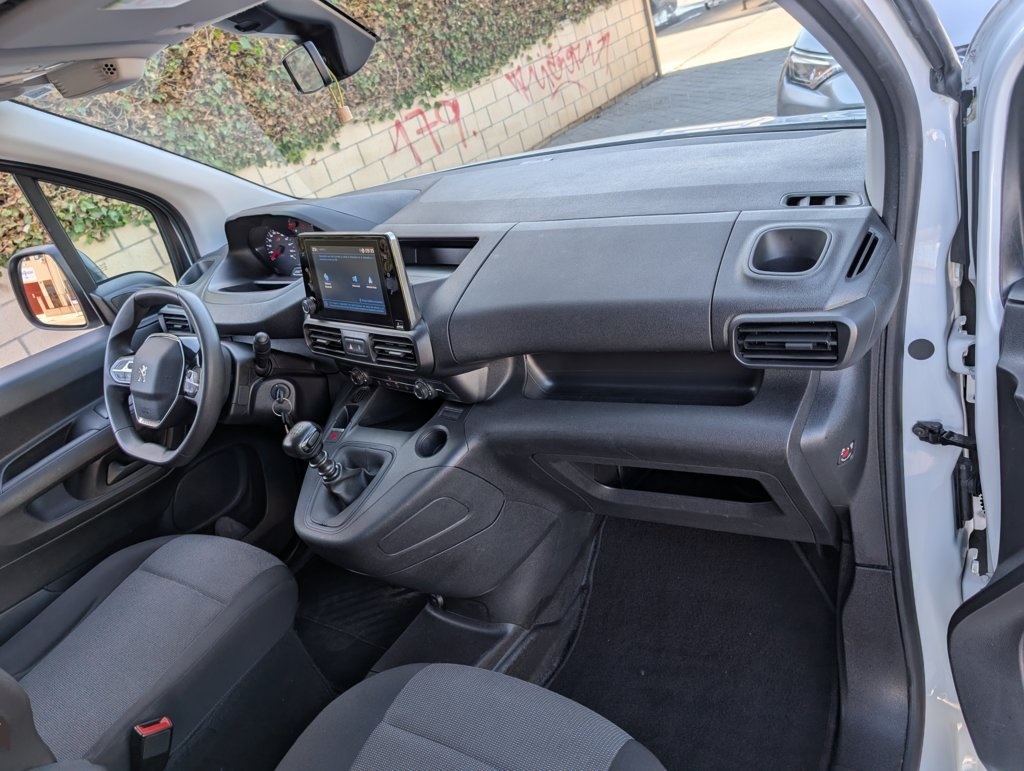 MIDCar coches ocasión Madrid Peugeot Partner L2 1.5BlueHdi Premium Long IVA y Garantía Inc Nacional