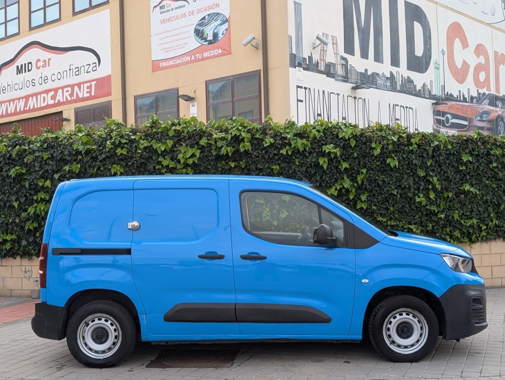 MIDCar coches ocasión Madrid Peugeot Partner Premium 1.6 BlueHDi Pantalla Freno eléctrico Etiqueta C IVA y Garantía Inc