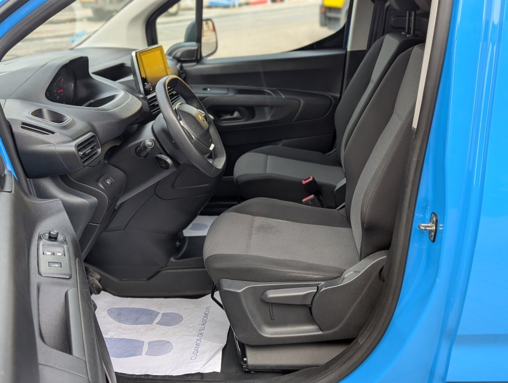 MIDCar coches ocasión Madrid Peugeot Partner Premium 1.6 BlueHDi Pantalla Freno eléctrico Etiqueta C IVA y Garantía Inc