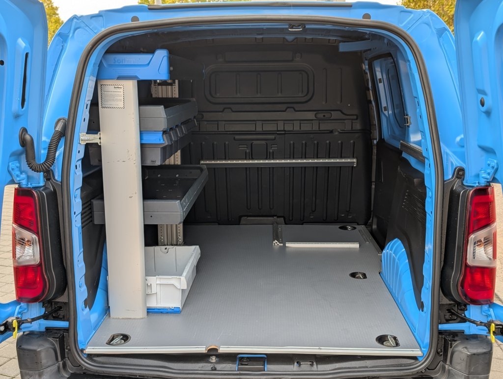 MIDCar coches ocasión Madrid Peugeot Partner Premium 1.6 BlueHDi Pantalla Freno eléctrico Etiqueta C IVA y Garantía Inc