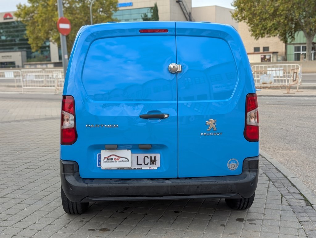 MIDCar coches ocasión Madrid Peugeot Partner Premium 1.6 BlueHDi Pantalla Freno eléctrico Etiqueta C IVA y Garantía Inc