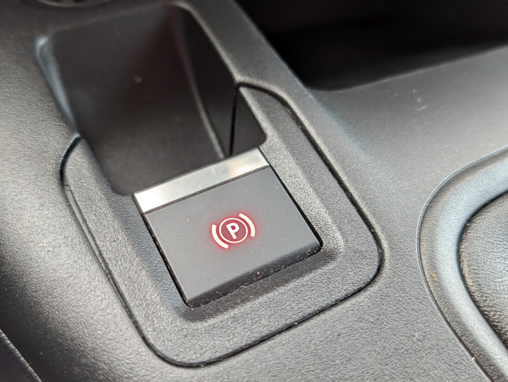 MIDCar coches ocasión Madrid Peugeot Partner Premium 1.6 BlueHDi Pantalla Freno eléctrico Etiqueta C IVA y Garantía Inc