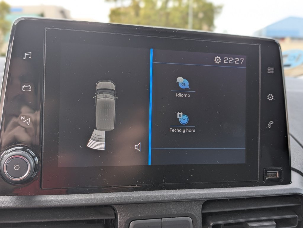 MIDCar coches ocasión Madrid Peugeot Partner Premium 1.6 BlueHDi Pantalla Freno eléctrico Etiqueta C IVA y Garantía Inc