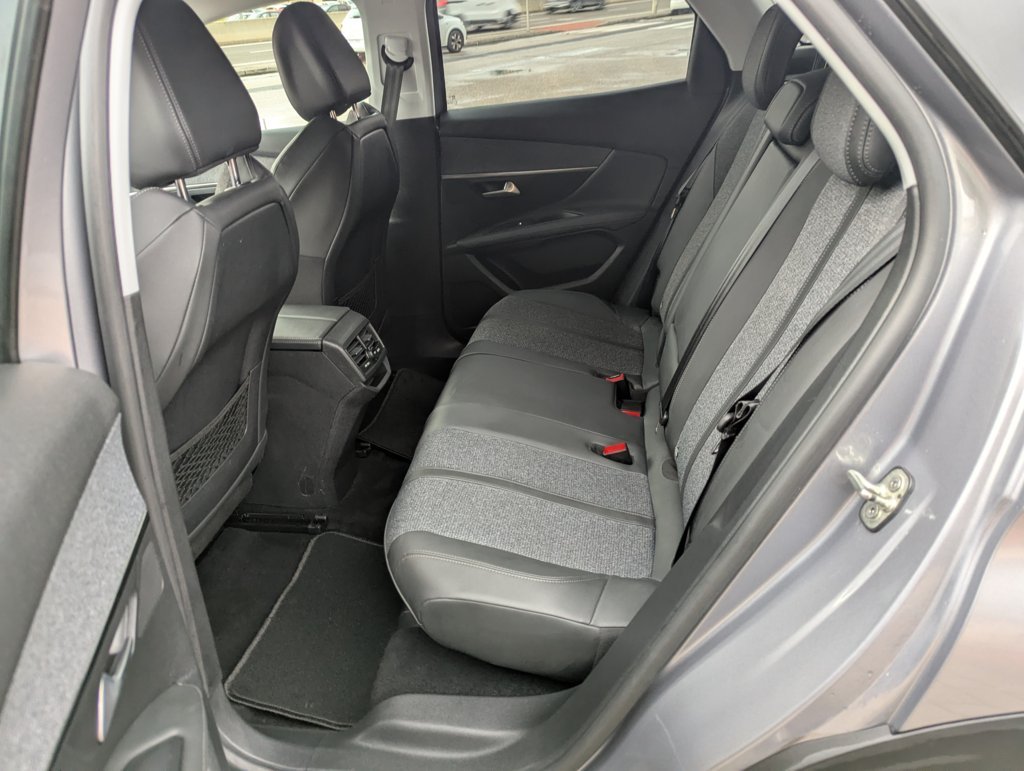 MIDCar coches ocasión Madrid Peugeot 3008 1.5 BlueHDi 130CV S&S Allure