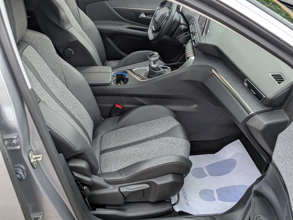 MIDCar coches ocasión Madrid Peugeot 3008 1.5 BlueHDi 130CV S&S Allure