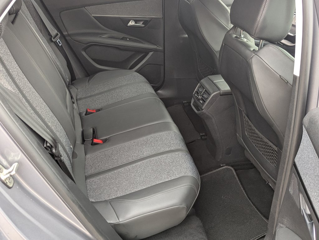 MIDCar coches ocasión Madrid Peugeot 3008 1.5 BlueHDi 130CV S&S Allure