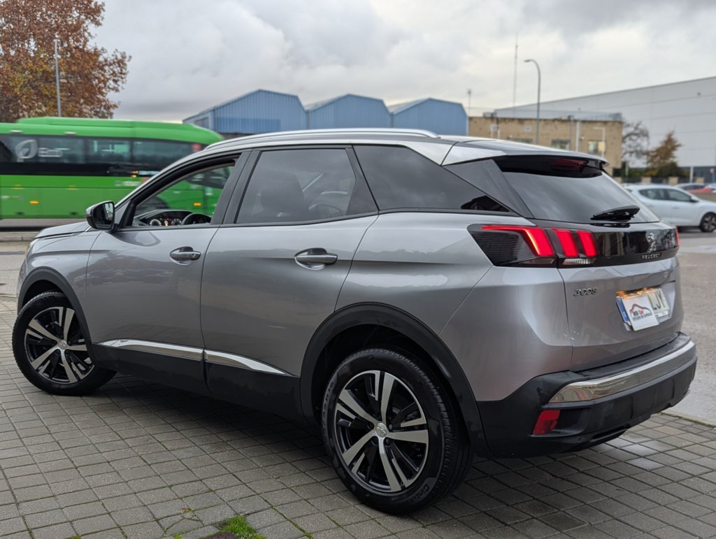 MIDCar coches ocasión Madrid Peugeot 3008 1.5 BlueHDi 130CV S&S Allure