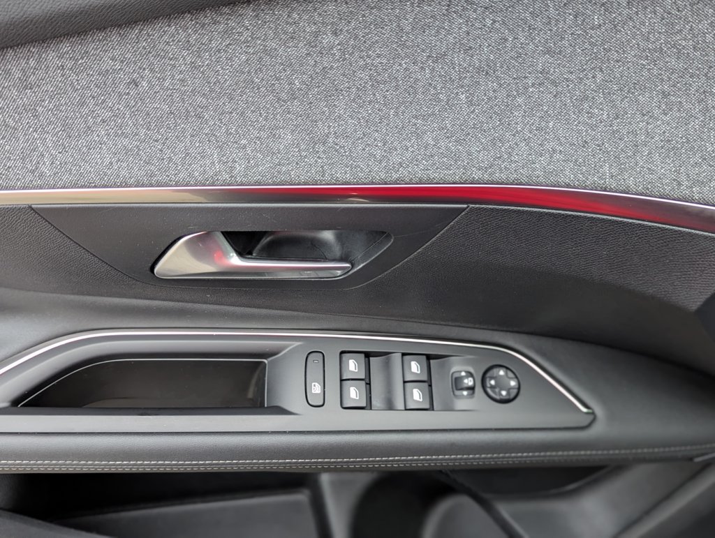 MIDCar coches ocasión Madrid Peugeot 3008 1.5 BlueHDi 130CV S&S Allure