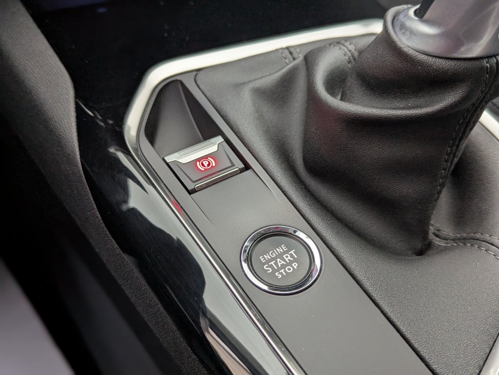 MIDCar coches ocasión Madrid Peugeot 3008 1.5 BlueHDi 130CV S&S Allure