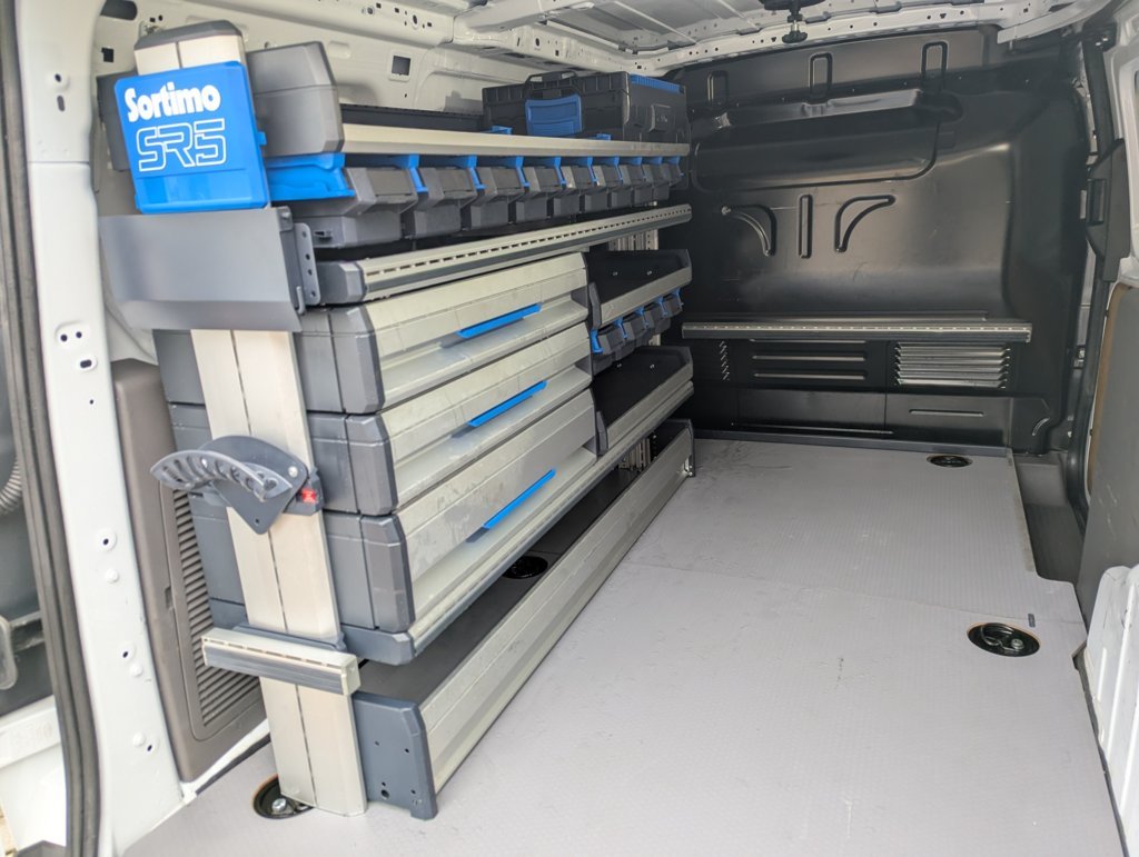 MIDCar coches ocasión Madrid Ford Transit Connect Van 1.5EcoBlue  Trend 240  S&S Trend L2, 6 Velocidades IVA y Garantía Incl Etiqueta C