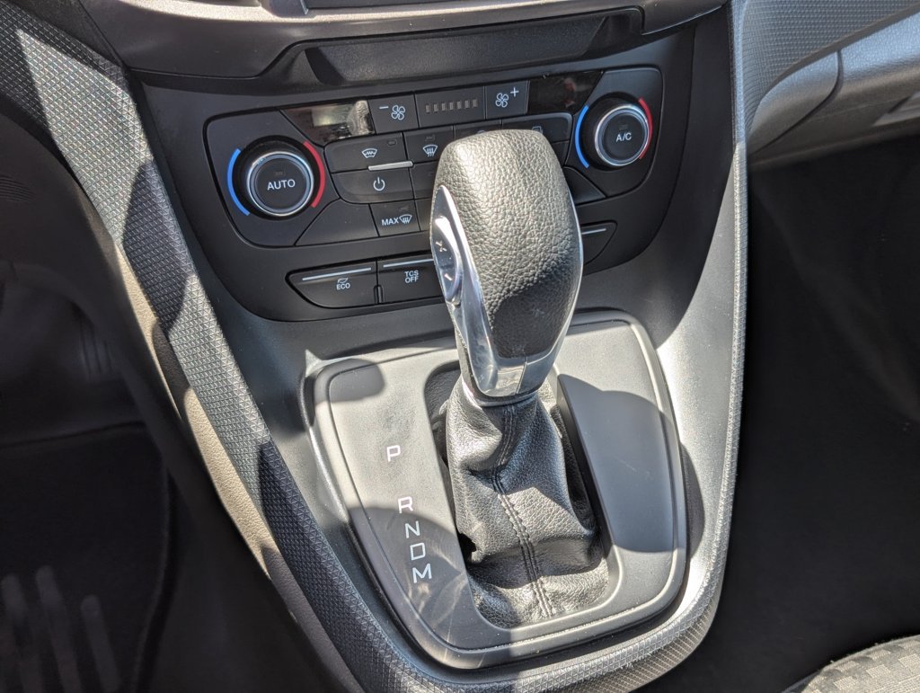 MIDCar coches ocasión Madrid Ford Transit Connect 3Plazas Automatica 1.5EcoBlue 120Cv Etiqueta C IVA y Garantia Inc