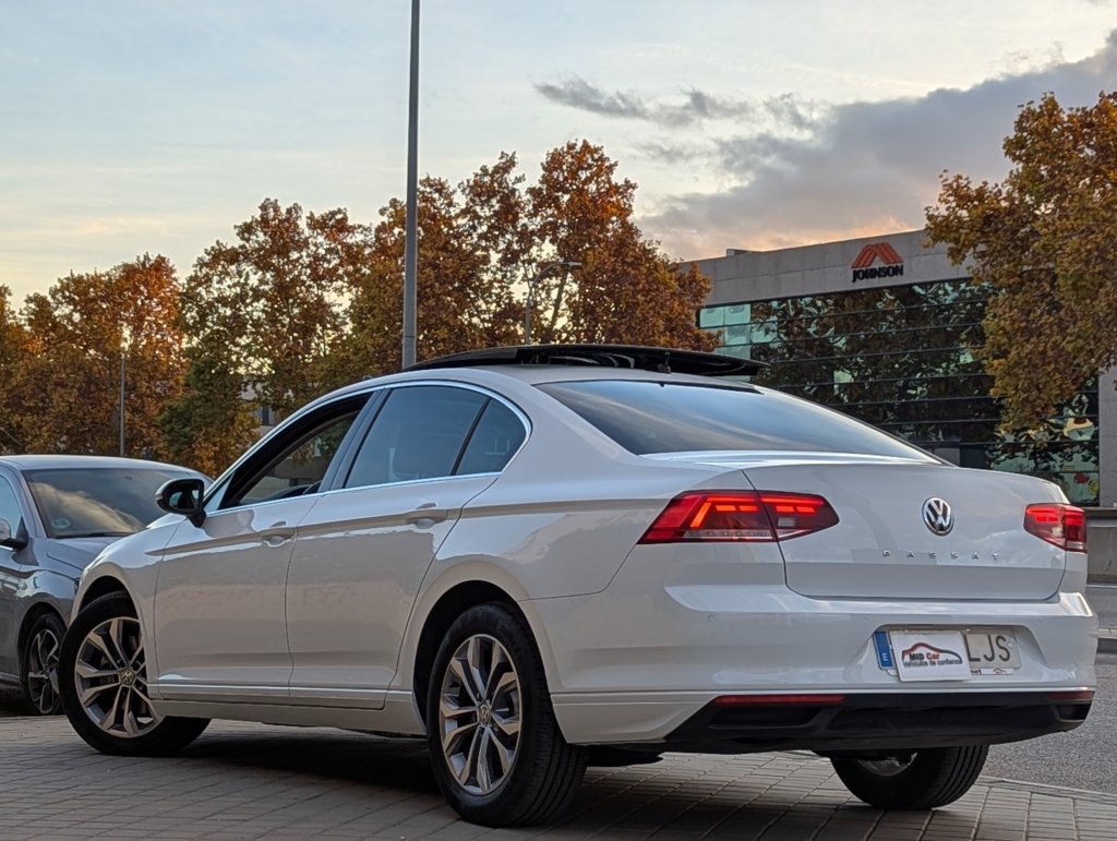 MIDCar coches ocasión Madrid Volkswagen Passat Executive 2.0Tdi 150Cv DSG7 Techo IVA Garantía Inc Nacional