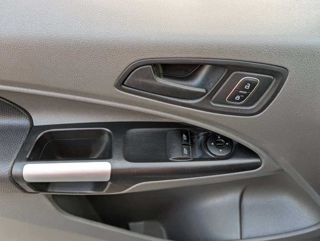 MIDCar coches ocasión Madrid Ford Transit Connect  1.5Tdci Trend 210 L2 4 Puertas Híbrido Diesel y  GLP Etiqueta Medioambiental ECO IVA y Garantía Inc