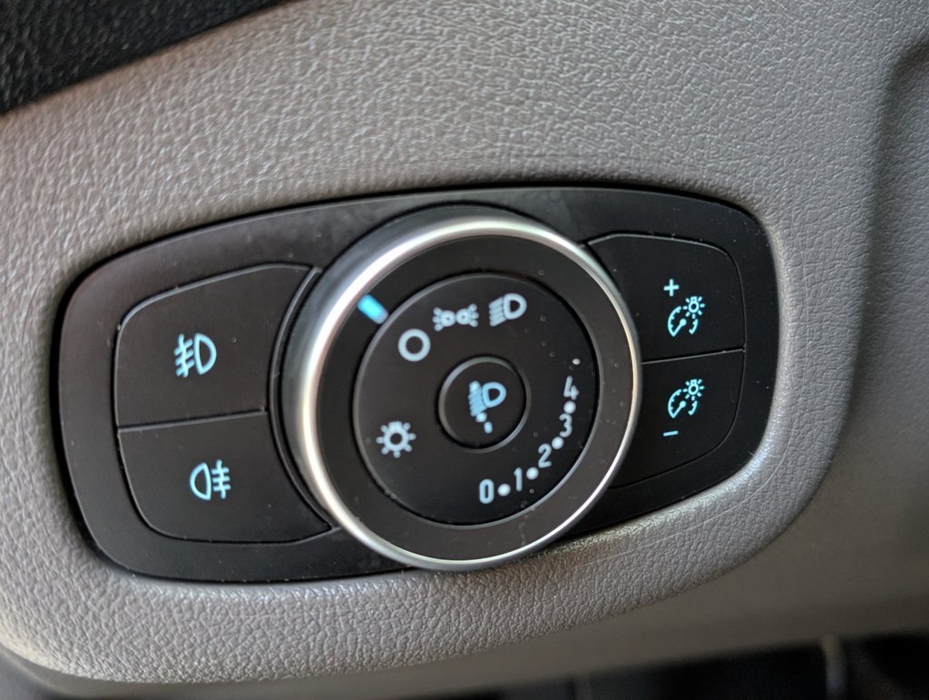 MIDCar coches ocasión Madrid Ford Transit Connect  1.5Tdci Trend 210 L2 4 Puertas Híbrido Diesel y  GLP Etiqueta Medioambiental ECO IVA y Garantía Inc