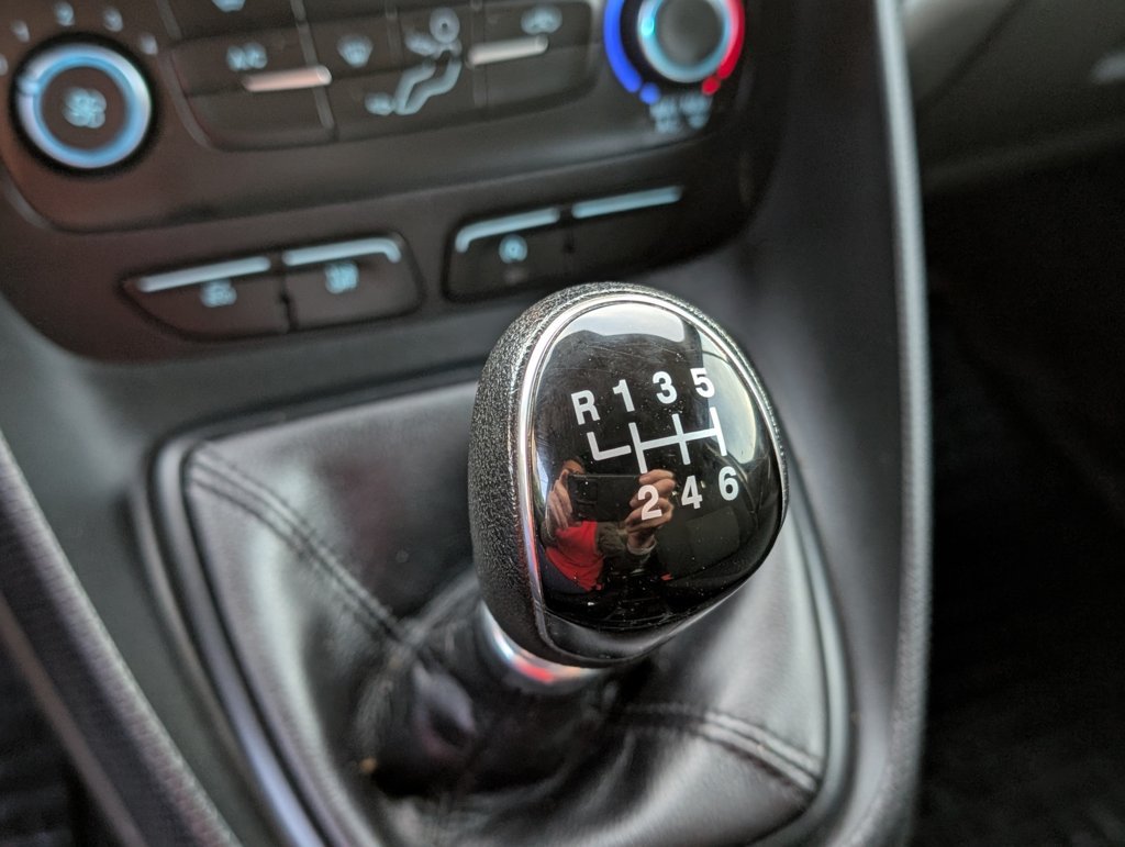 MIDCar coches ocasión Madrid Ford Transit Connect  1.5Tdci Trend 210 L2 4 Puertas Híbrido Diesel y  GLP Etiqueta Medioambiental ECO IVA y Garantía Inc