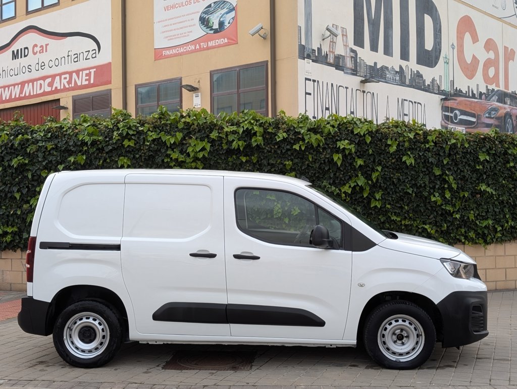 MIDCar coches ocasión Madrid Peugeot Partner Premium 1.6 BlueHDi 100Cv Etiqueta C IVA y Garantía Incl 3 Plazas