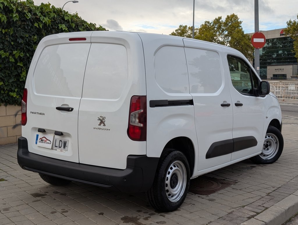 MIDCar coches ocasión Madrid Peugeot Partner Premium 1.6 BlueHDi 100Cv Etiqueta C IVA y Garantía Incl 3 Plazas