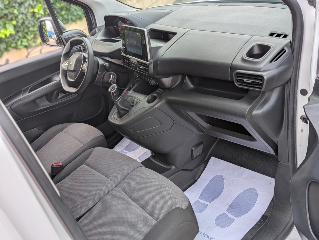 MIDCar coches ocasión Madrid Peugeot Partner Premium 1.6 BlueHDi 100Cv Etiqueta C IVA y Garantía Incl 3 Plazas