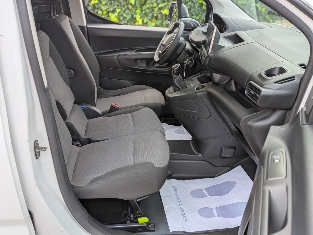 MIDCar coches ocasión Madrid Peugeot Partner Premium 1.6 BlueHDi 100Cv Etiqueta C IVA y Garantía Incl 3 Plazas