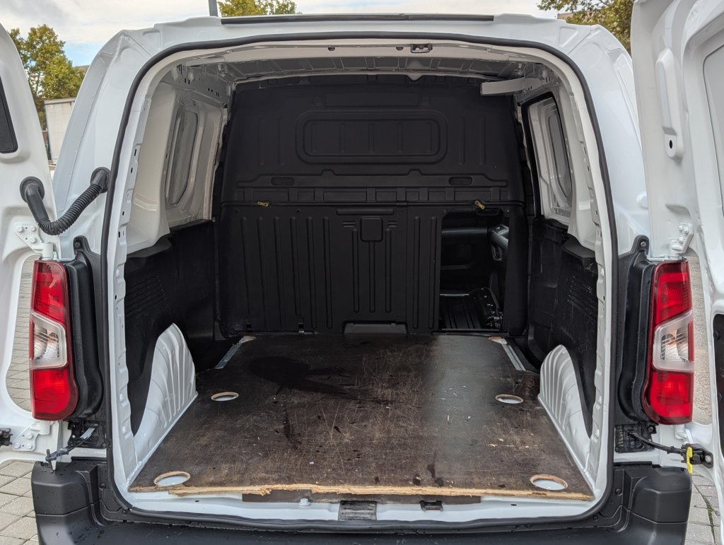 MIDCar coches ocasión Madrid Peugeot Partner Premium 1.6 BlueHDi 100Cv Etiqueta C IVA y Garantía Incl 3 Plazas