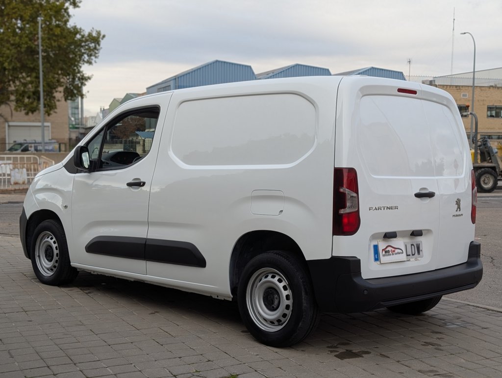 MIDCar coches ocasión Madrid Peugeot Partner Premium 1.6 BlueHDi 100Cv Etiqueta C IVA y Garantía Incl 3 Plazas
