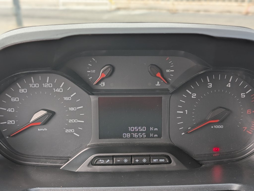 MIDCar coches ocasión Madrid Peugeot Partner Premium 1.6 BlueHDi 100Cv Etiqueta C IVA y Garantía Incl 3 Plazas