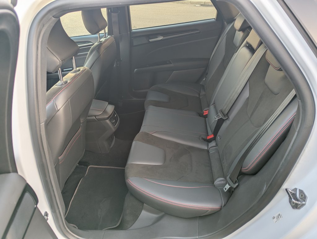 MIDCar coches ocasión Madrid Ford Mondeo 2.0 Híbrido 138kW ST-Line HEV AT SB  Etiqueta medioambiental ECO Nacional 1Dueño con IVA y Garantía