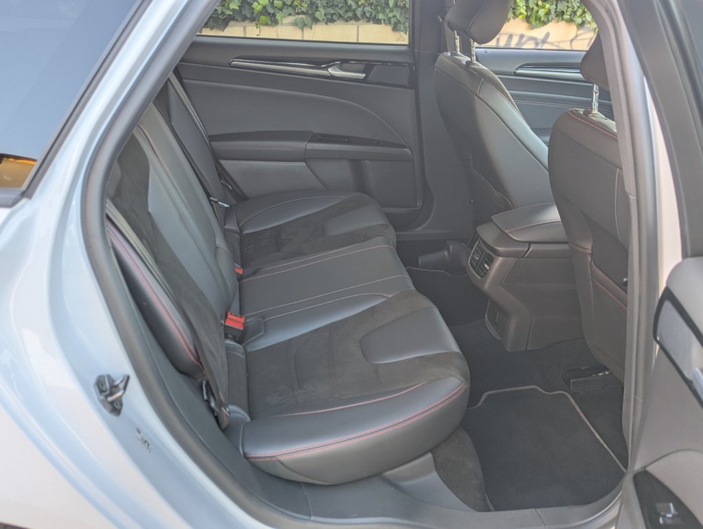 MIDCar coches ocasión Madrid Ford Mondeo 2.0 Híbrido 138kW ST-Line HEV AT SB  Etiqueta medioambiental ECO Nacional 1Dueño con IVA y Garantía