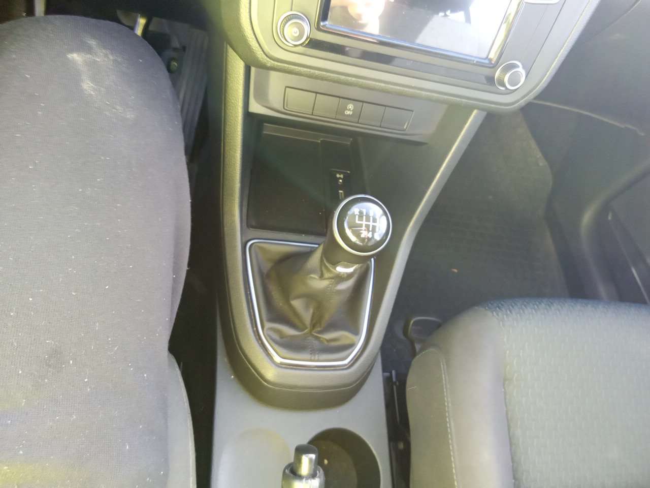 MIDCar coches ocasión Madrid Volkswagen Caddy Profesional Kombi 1.4 TGI/ GNC  BM 4 Puertas 110Cv Etiqueta ECO IVA Incl