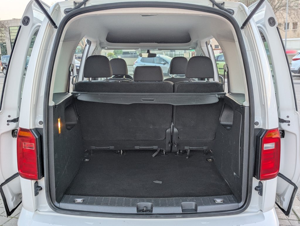 MIDCar coches ocasión Madrid Volkswagen Caddy Profesional Kombi 1.4 TGI/ GNC  BM 4 Puertas 110Cv Etiqueta ECO IVA Incl