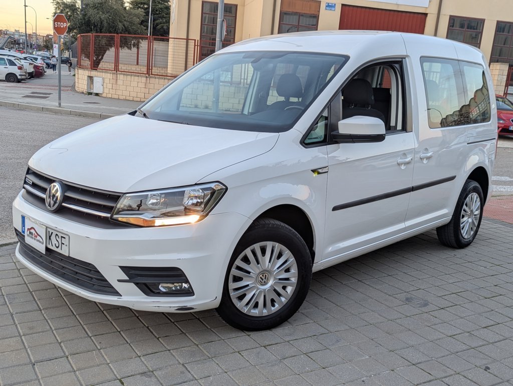 MIDCar coches ocasión Madrid Volkswagen Caddy Profesional Kombi 1.4 TGI/ GNC  BM 4 Puertas 110Cv Etiqueta ECO IVA Incl