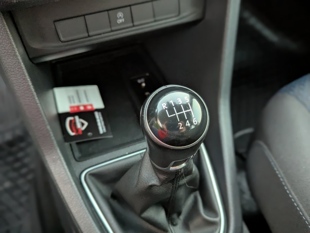 MIDCar coches ocasión Madrid Volkswagen Caddy Profesional Kombi 1.4 TGI/ GNC  BM 4 Puertas 110Cv Etiqueta ECO IVA Incl