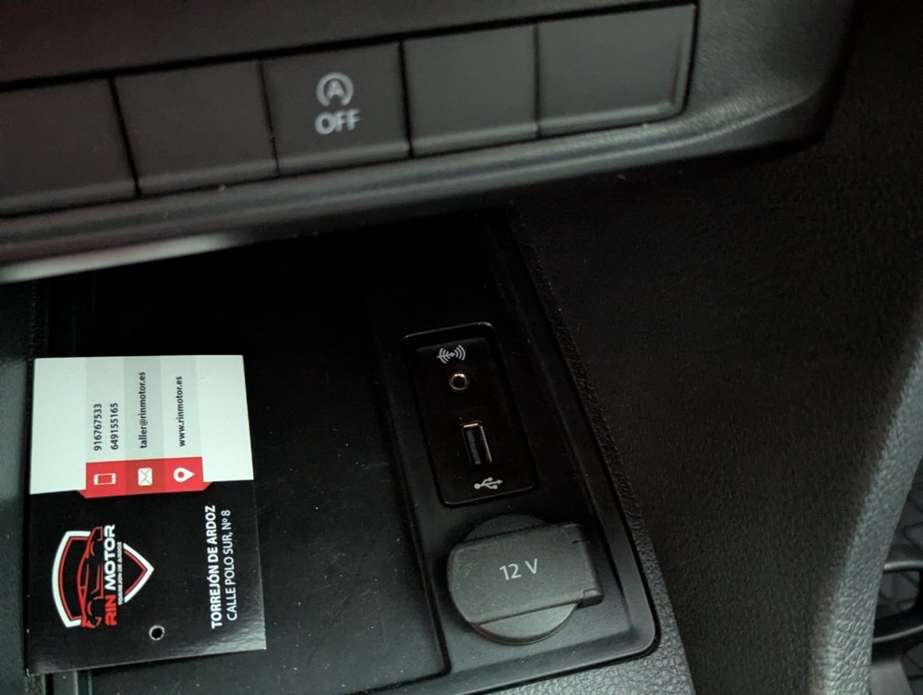 MIDCar coches ocasión Madrid Volkswagen Caddy Profesional Kombi 1.4 TGI/ GNC  BM 4 Puertas 110Cv Etiqueta ECO IVA Incl