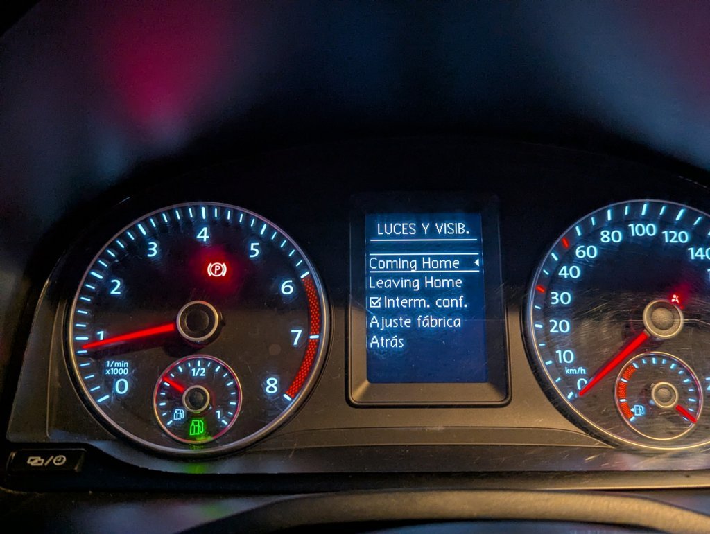 MIDCar coches ocasión Madrid Volkswagen Caddy Profesional Kombi 1.4 TGI/ GNC  BM 4 Puertas 110Cv Etiqueta ECO IVA Incl