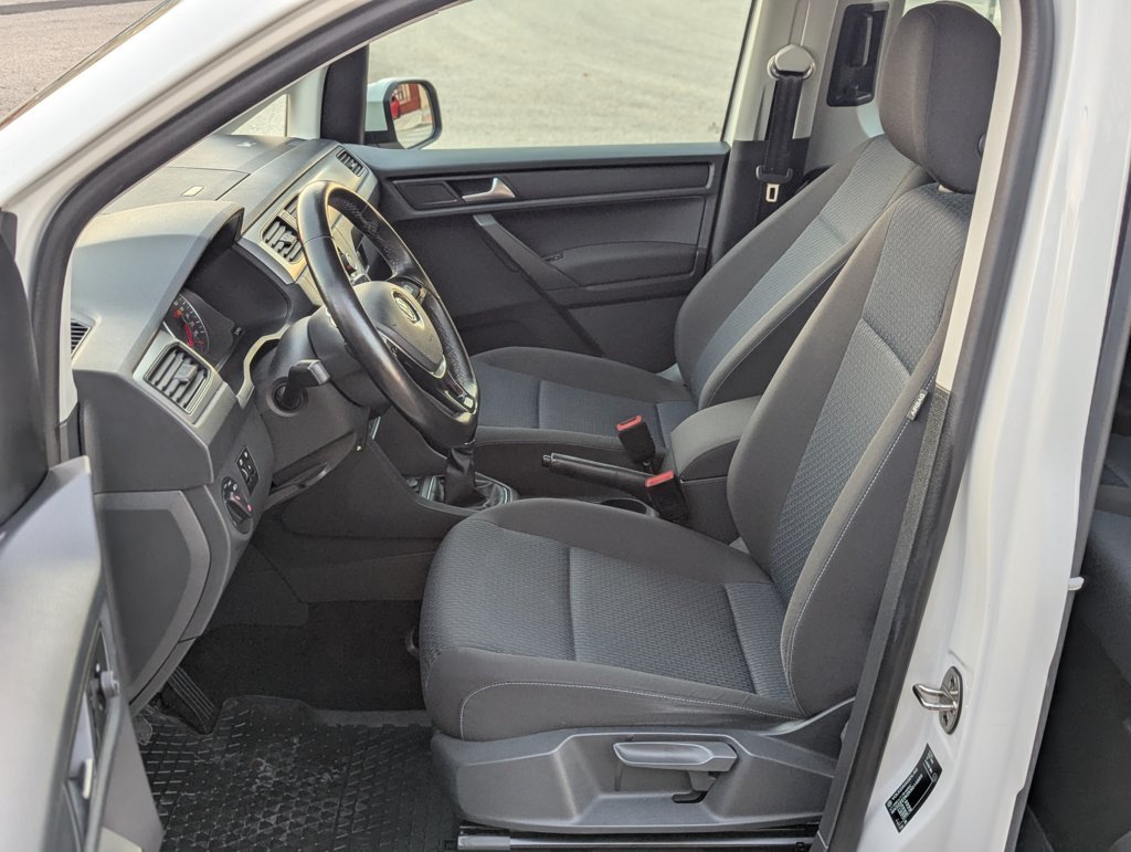 MIDCar coches ocasión Madrid Volkswagen Caddy Profesional Kombi 1.4 TGI/ GNC  BM 4 Puertas 110Cv Etiqueta ECO IVA Incl