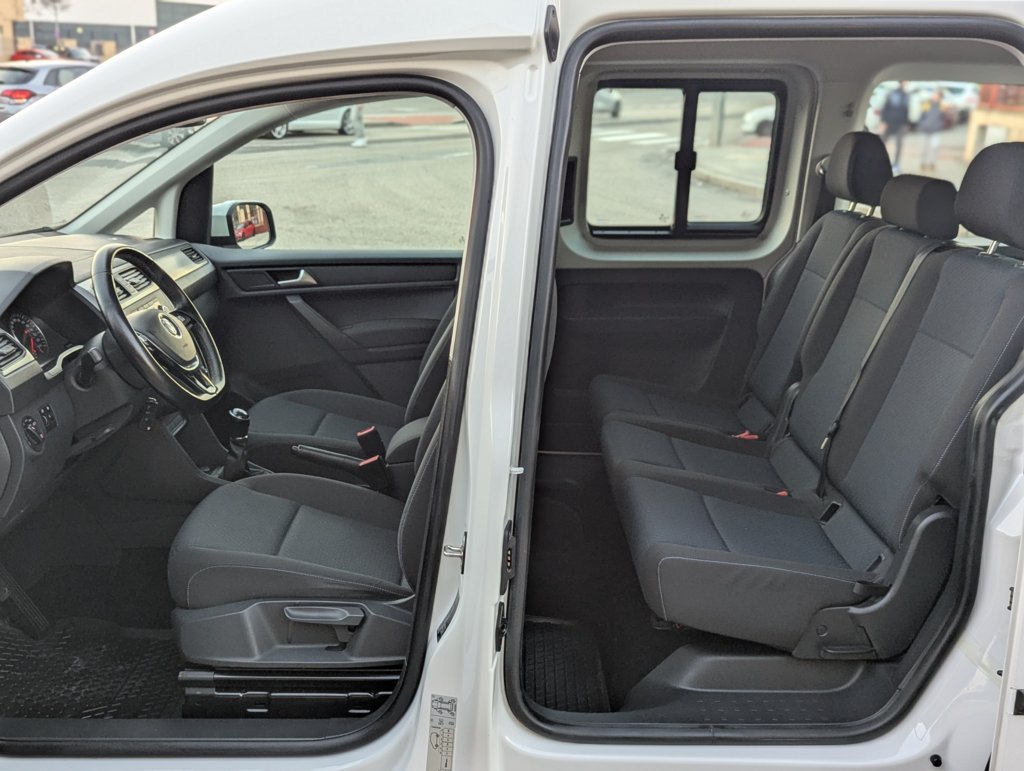 MIDCar coches ocasión Madrid Volkswagen Caddy Profesional Kombi 1.4 TGI/ GNC  BM 4 Puertas 110Cv Etiqueta ECO IVA Incl