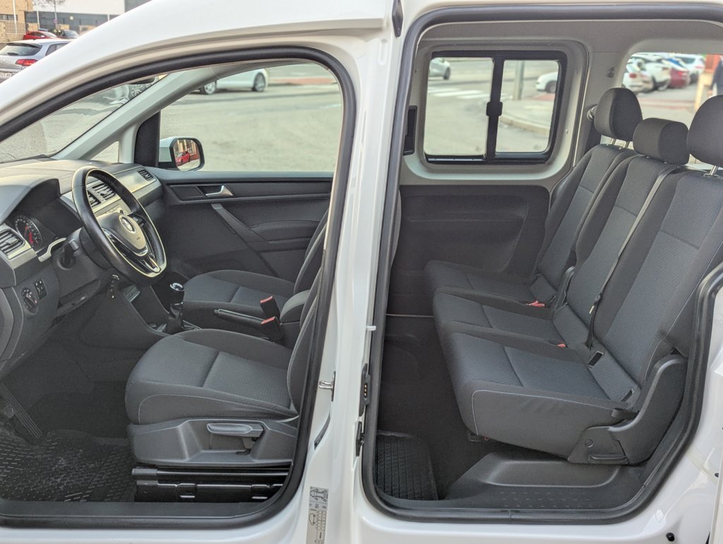 MIDCar coches ocasión Madrid Volkswagen Caddy Profesional Kombi 1.4 TGI/ GNC  BM 4 Puertas 110Cv Etiqueta ECO IVA Incl